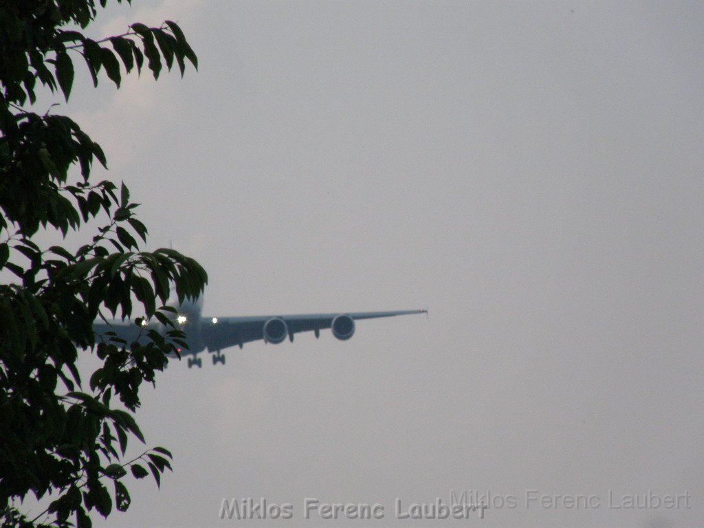 Warten auf den Airbus 380 Koeln Bonn P277.JPG